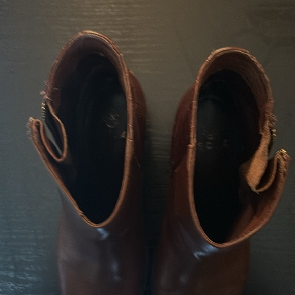 Isola Daylin Brown Leather Ankle Boots size 7 worn a handful of times. - Picture 12 of 12